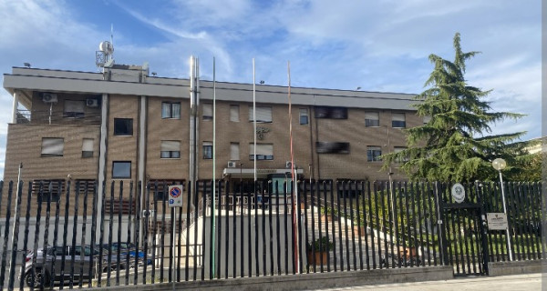 Tentano di rubare il gasolio ma un cittadino chiama il 112: due arrestati